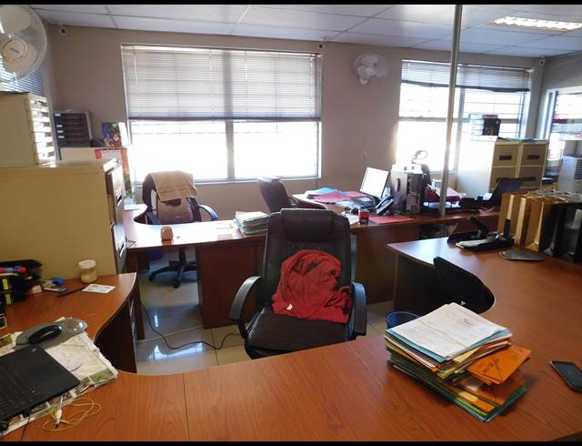 162M² OFFICE FOR SALE IN FERNDALE